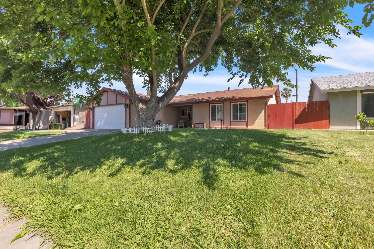 Detail Gallery Image 1 of 35 For 7662 Milldale Cir, Elverta,  CA 95626 - 4 Beds | 2 Baths
