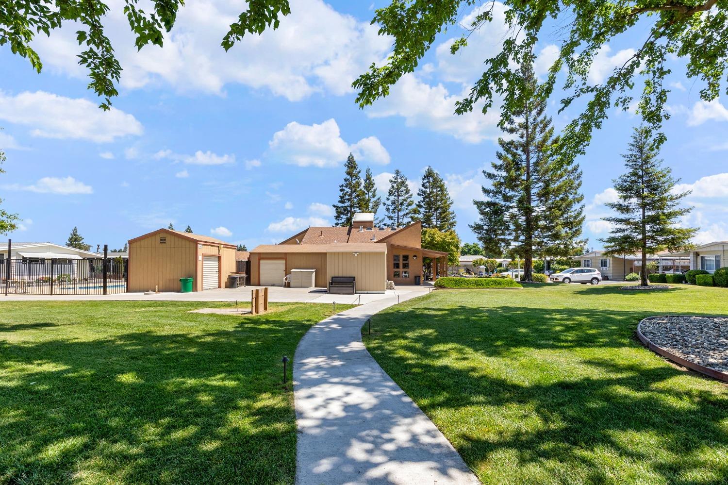 Detail Gallery Image 21 of 25 For 14 Leisureville Circle, Woodland,  CA 95776 - 2 Beds | 2 Baths