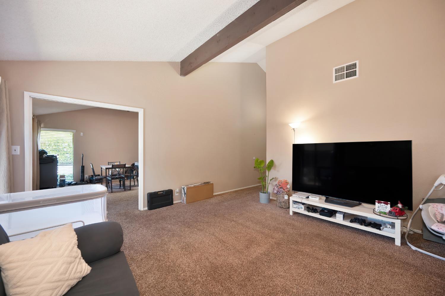 Detail Gallery Image 20 of 61 For 2473 American River Dr, Sacramento,  CA 95825 - – Beds | – Baths