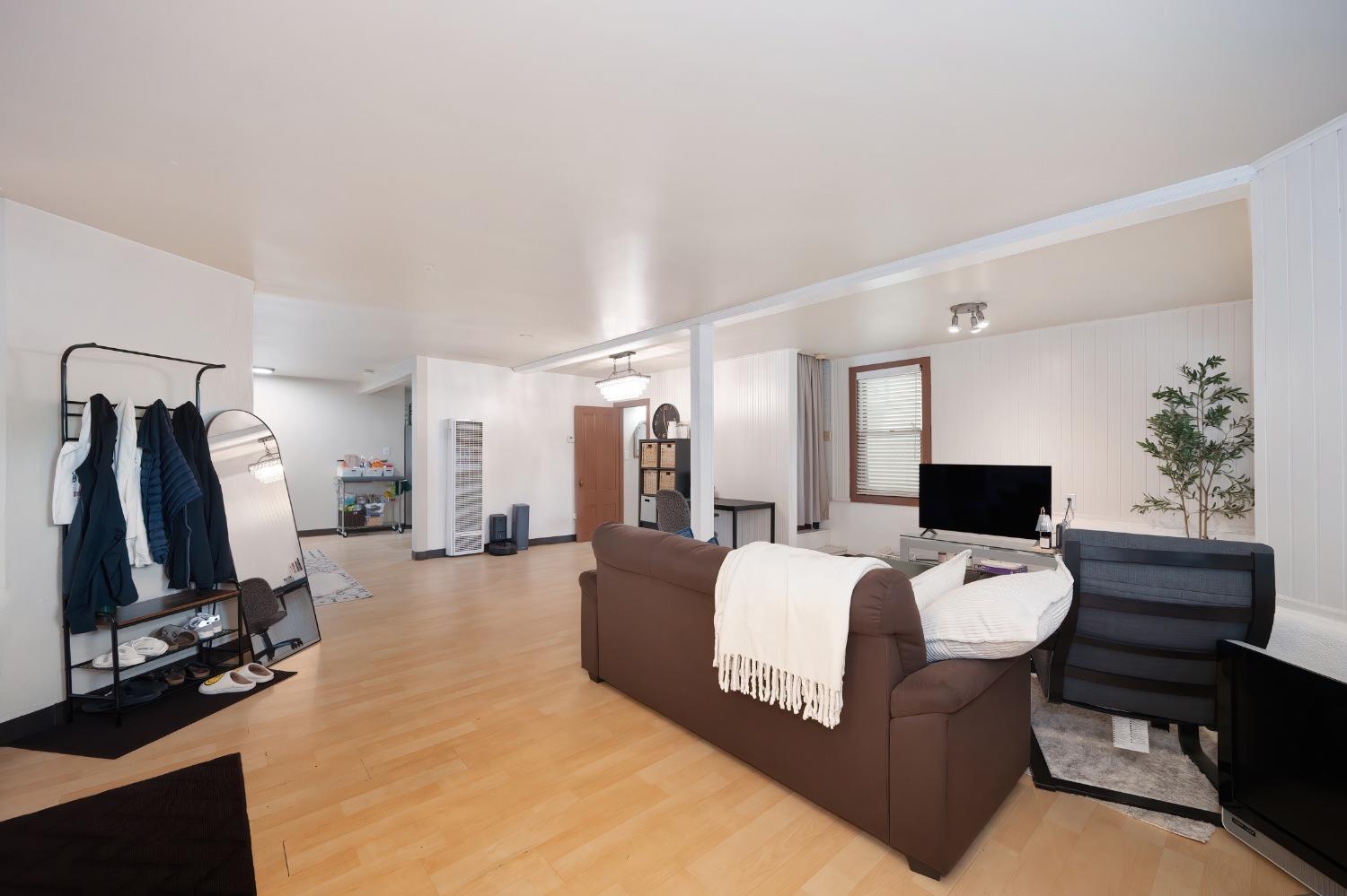 Detail Gallery Image 30 of 40 For 1111 U St, Sacramento,  CA 95818 - 4 Beds | 3/1 Baths
