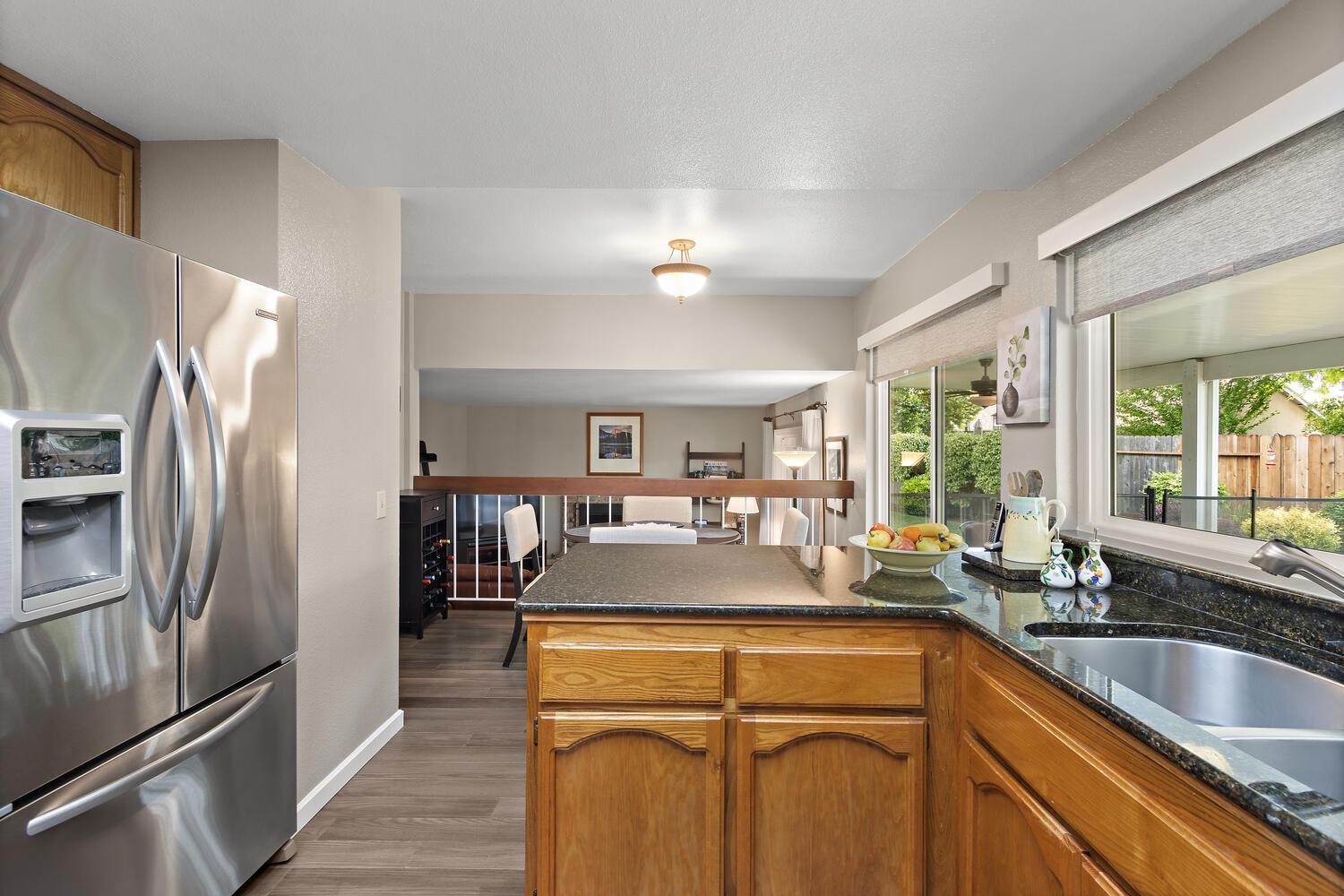 Detail Gallery Image 15 of 56 For 19 Green Mist Ct, Sacramento,  CA 95831 - 4 Beds | 3 Baths