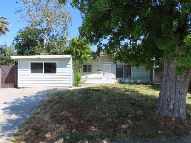 Detail Gallery Image 2 of 13 For 7941 Andora Way, Sacramento,  CA 95824 - 4 Beds | 1 Baths