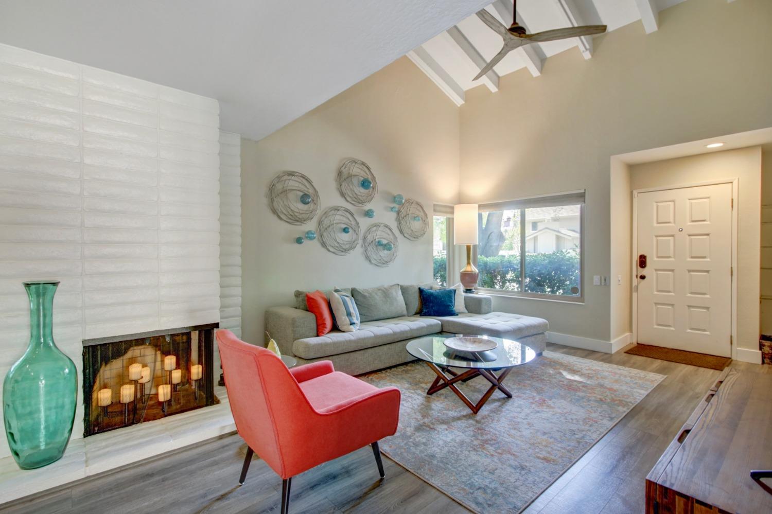 Detail Gallery Image 3 of 45 For 244 Hartnell Pl, Sacramento,  CA 95825 - 2 Beds | 2/1 Baths