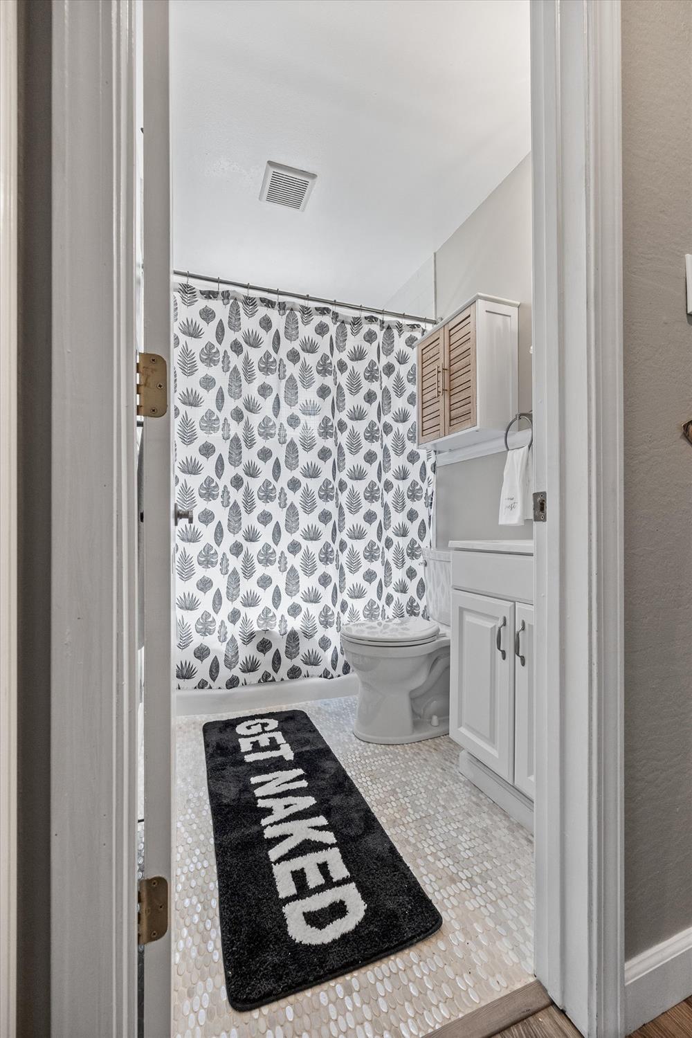 Detail Gallery Image 29 of 44 For 8175 Waikiki Dr, Fair Oaks,  CA 95628 - 4 Beds | 2 Baths