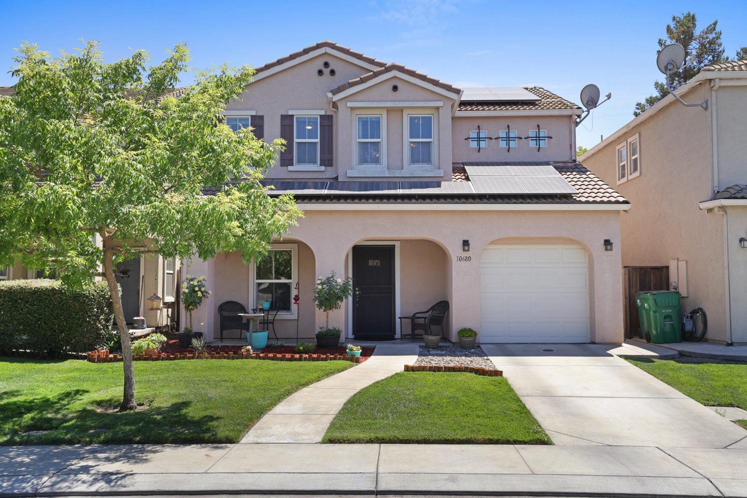 Detail Gallery Image 1 of 28 For 10680 Sellers Cir, Stockton,  CA 95209 - 3 Beds | 2/1 Baths