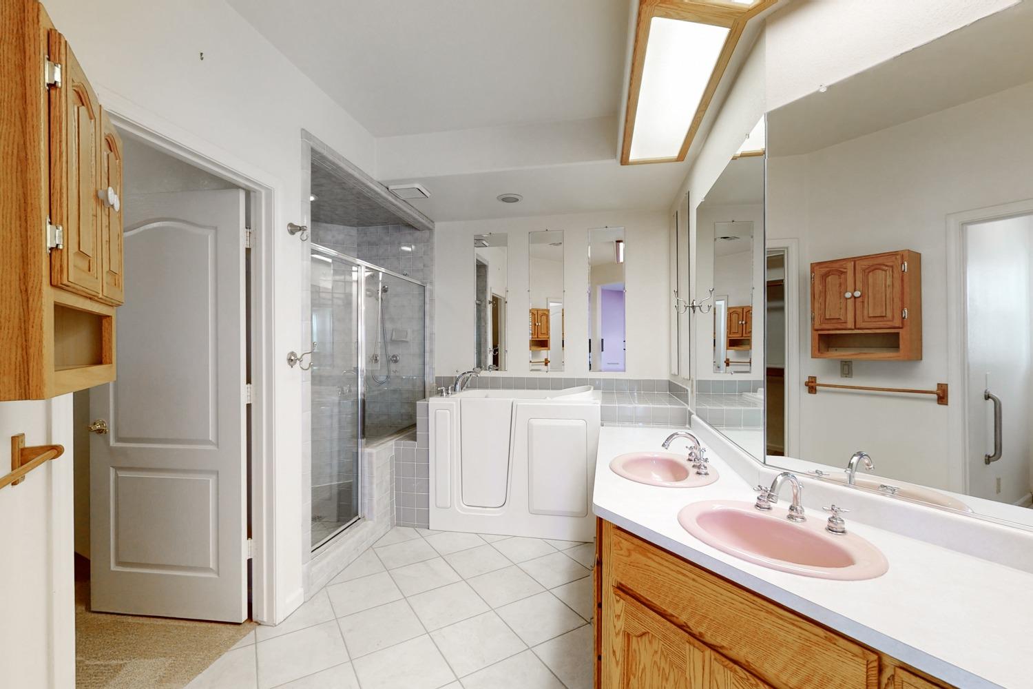 Detail Gallery Image 7 of 81 For 1612 Portofino Dr, Yuba City,  CA 95993 - 3 Beds | 2 Baths