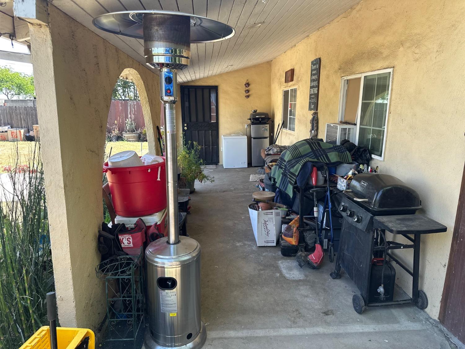 Detail Gallery Image 6 of 26 For 1717 Midway Ave, Modesto,  CA 95358 - 2 Beds | 2 Baths