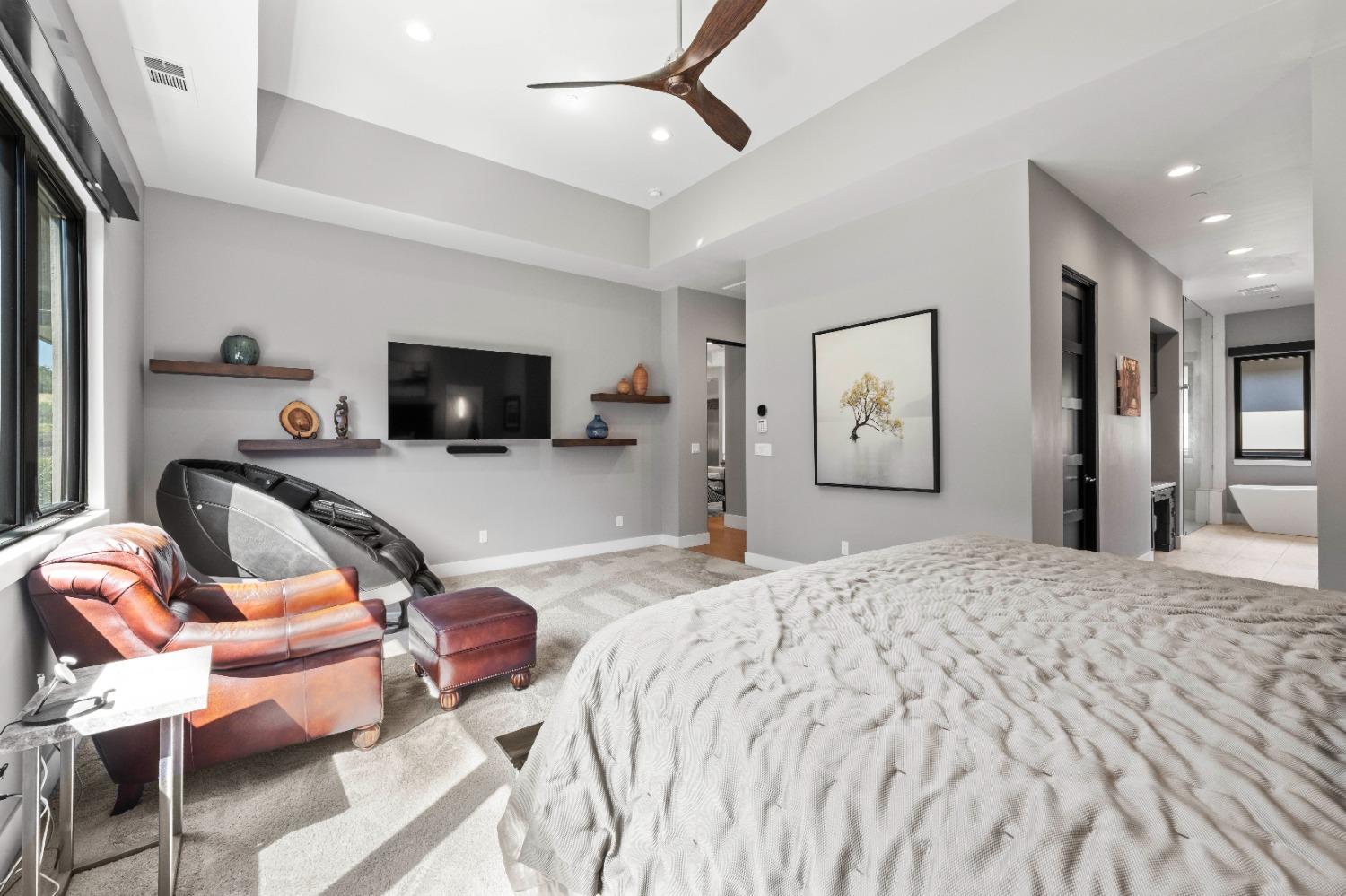 Detail Gallery Image 28 of 73 For 8452 Jomar Ln, Fair Oaks,  CA 95628 - 4 Beds | 4/1 Baths