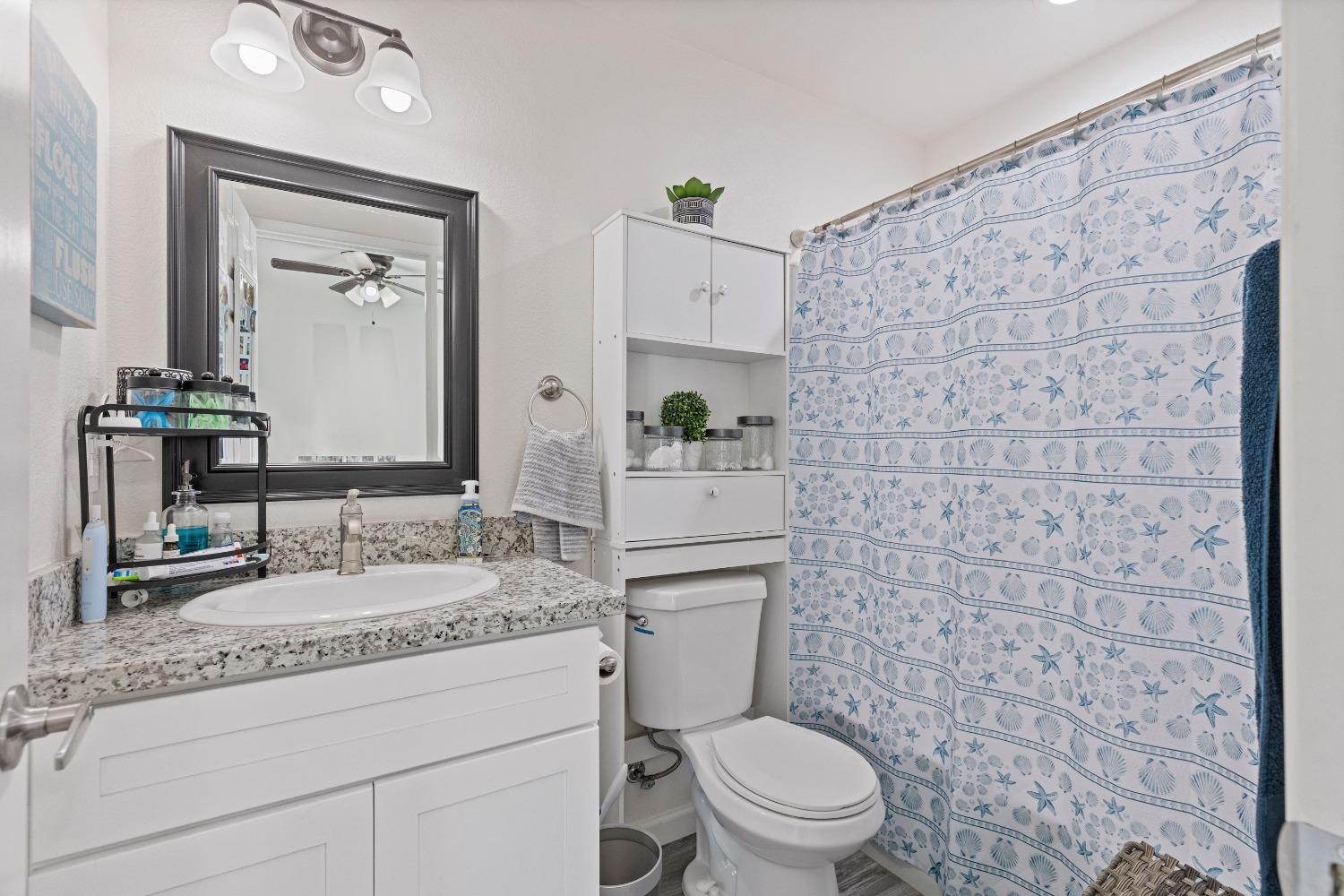 Detail Gallery Image 10 of 26 For 610 El Camino Ave, Sacramento,  CA 95815 - 5 Beds | 3 Baths
