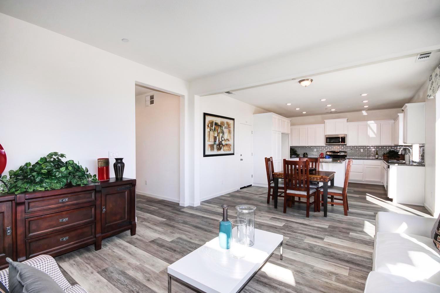 Detail Gallery Image 7 of 25 For 3520 Alberghini St, Sacramento,  CA 95838 - 3 Beds | 2/1 Baths