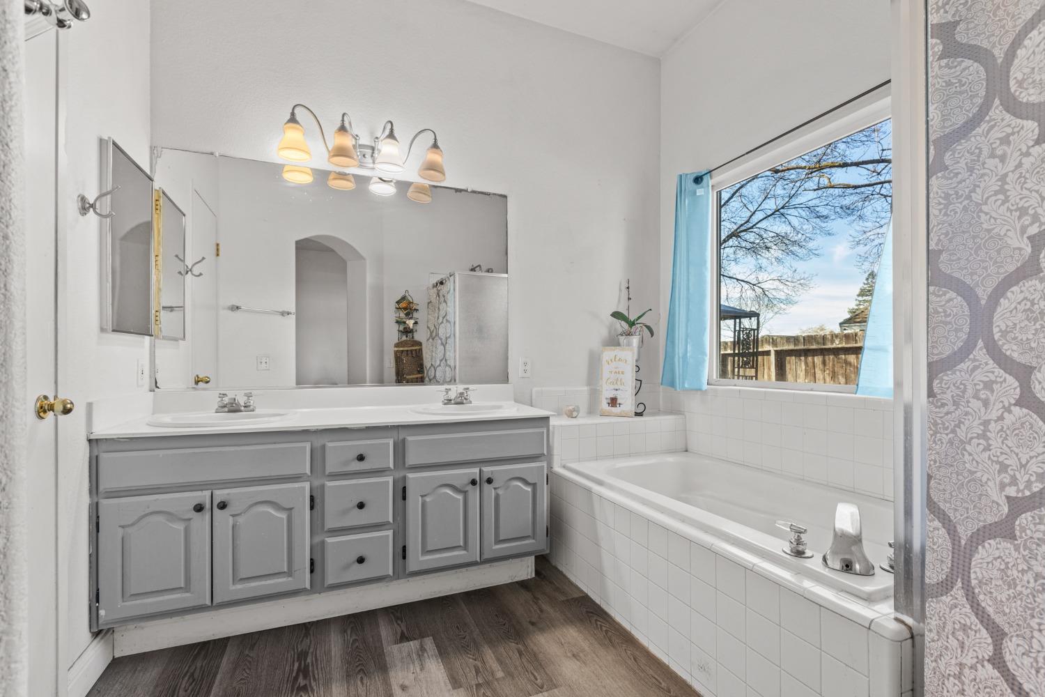 Detail Gallery Image 13 of 26 For 1162 Stormwood Ave, Galt,  CA 95632 - 4 Beds | 2 Baths