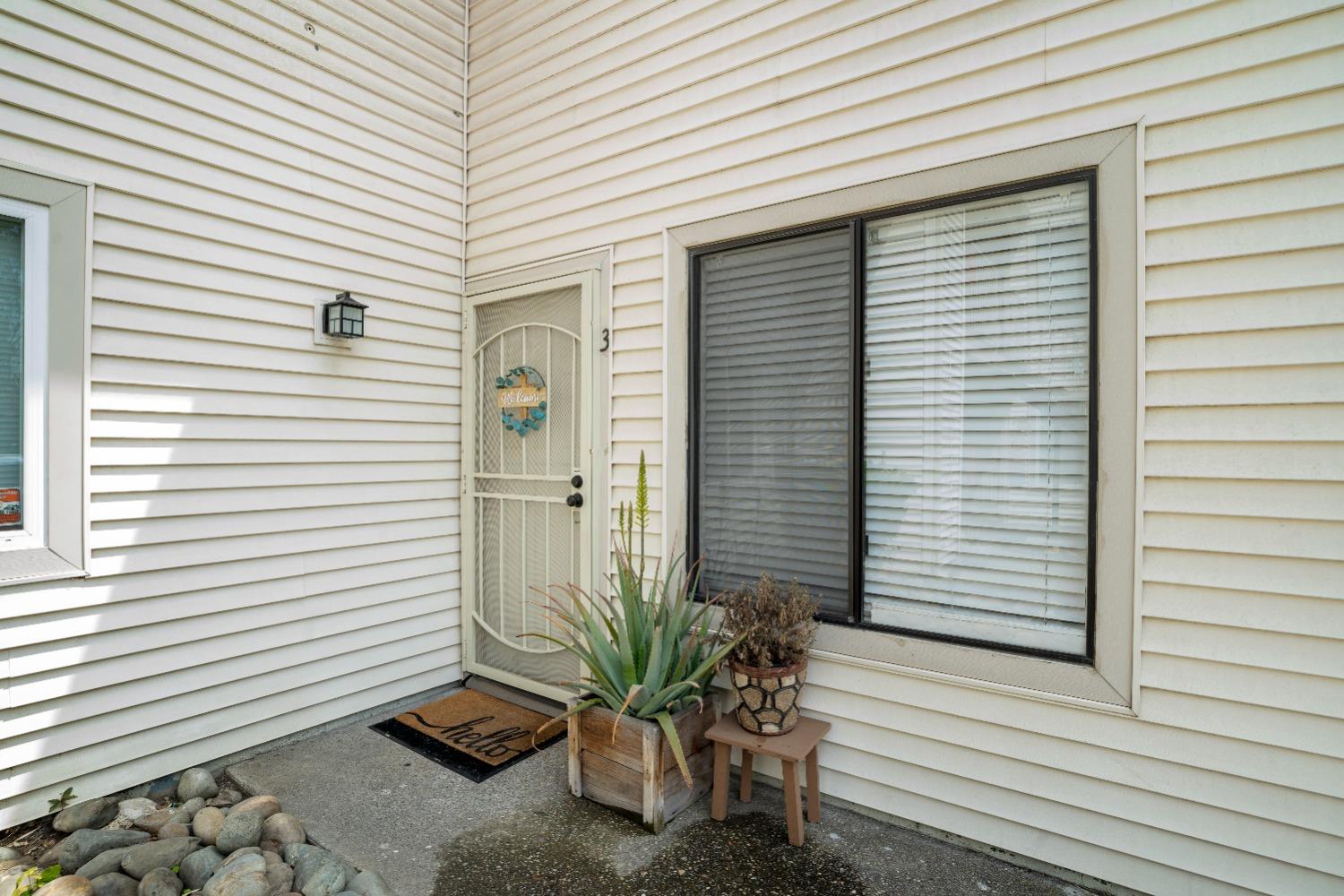 Detail Gallery Image 2 of 20 For 2524 Winchester Dr #3,  Lodi,  CA 95240 - 2 Beds | 1 Baths