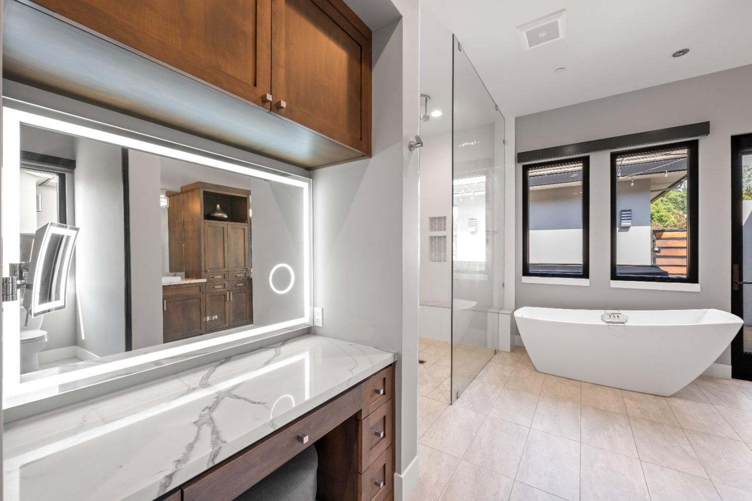 Detail Gallery Image 33 of 73 For 8452 Jomar Ln, Fair Oaks,  CA 95628 - 4 Beds | 4/1 Baths