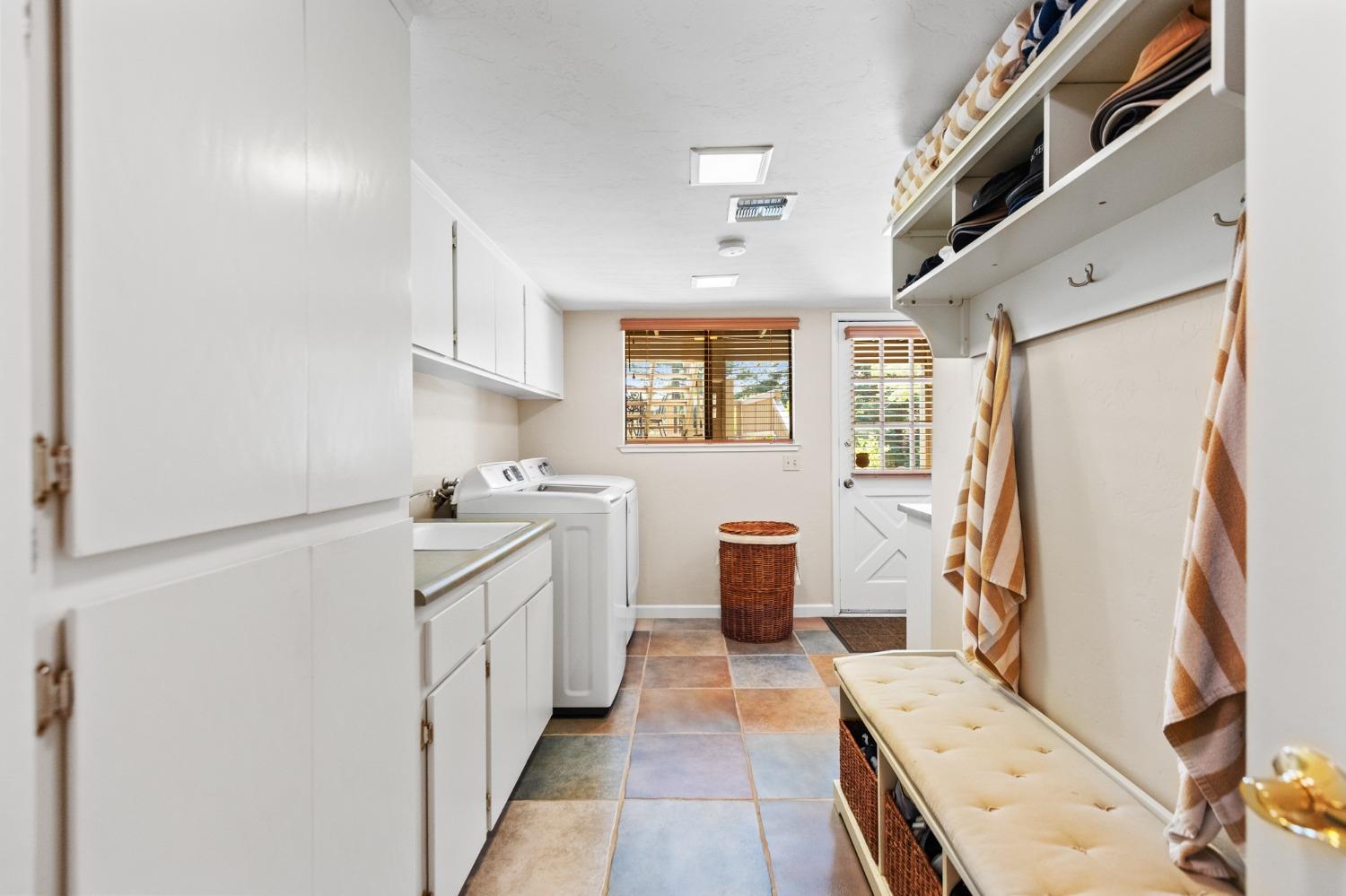 Detail Gallery Image 40 of 99 For 4010 Pretense Ct, Fair Oaks,  CA 95628 - 3 Beds | 3/1 Baths