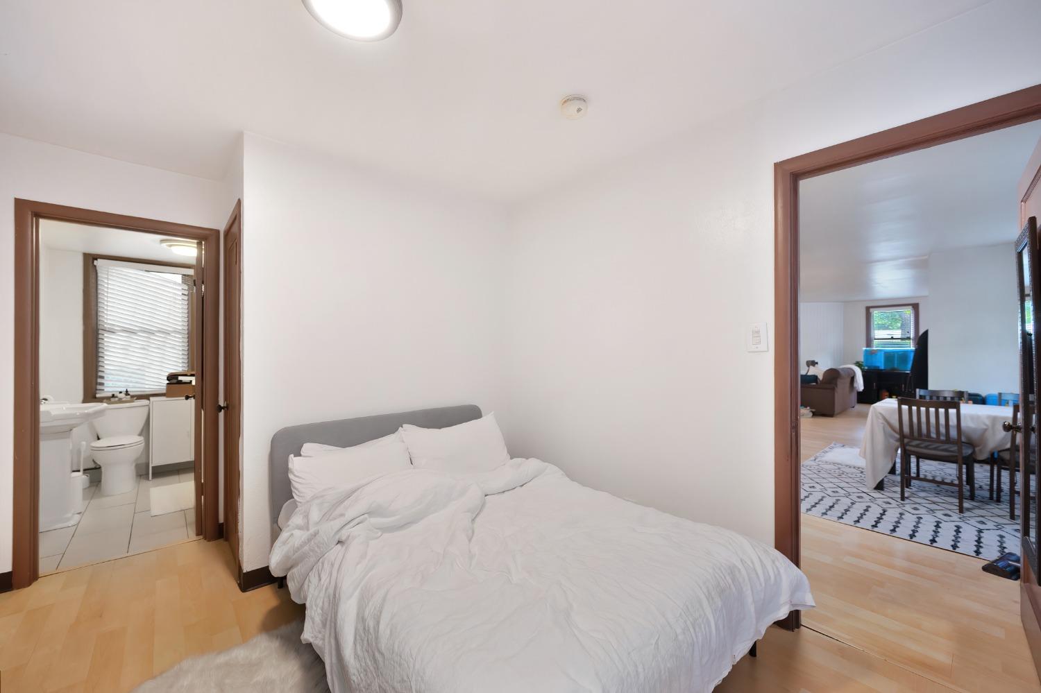 Detail Gallery Image 34 of 40 For 1111 U St, Sacramento,  CA 95818 - 4 Beds | 3/1 Baths