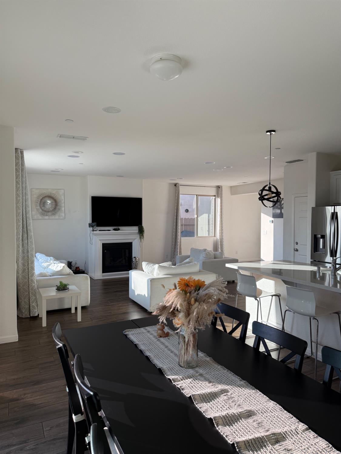 Detail Gallery Image 12 of 69 For 2816 Balaton Ct, Antelope,  CA 95843 - 4 Beds | 2/1 Baths