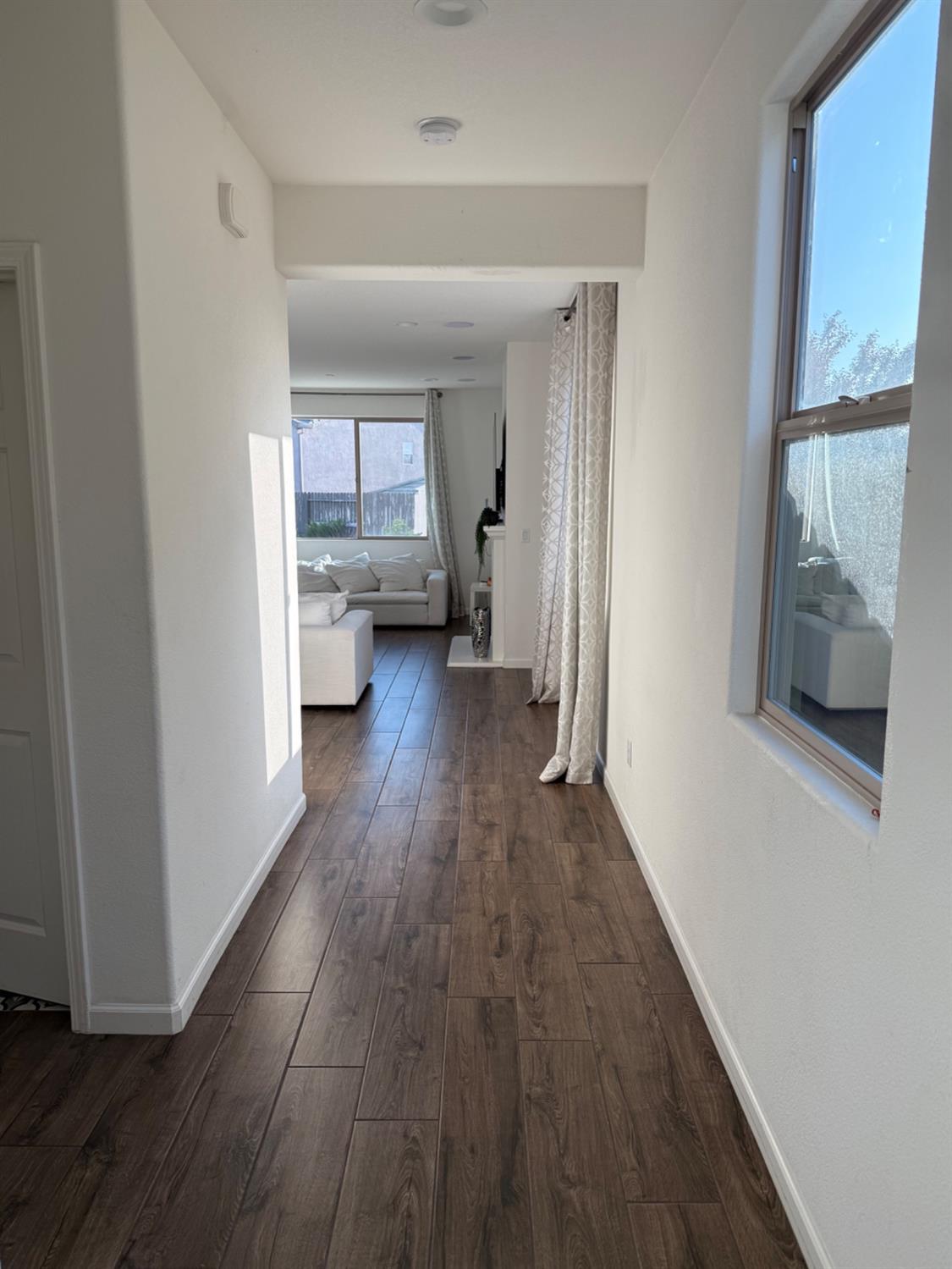 Detail Gallery Image 3 of 69 For 2816 Balaton Ct, Antelope,  CA 95843 - 4 Beds | 2/1 Baths