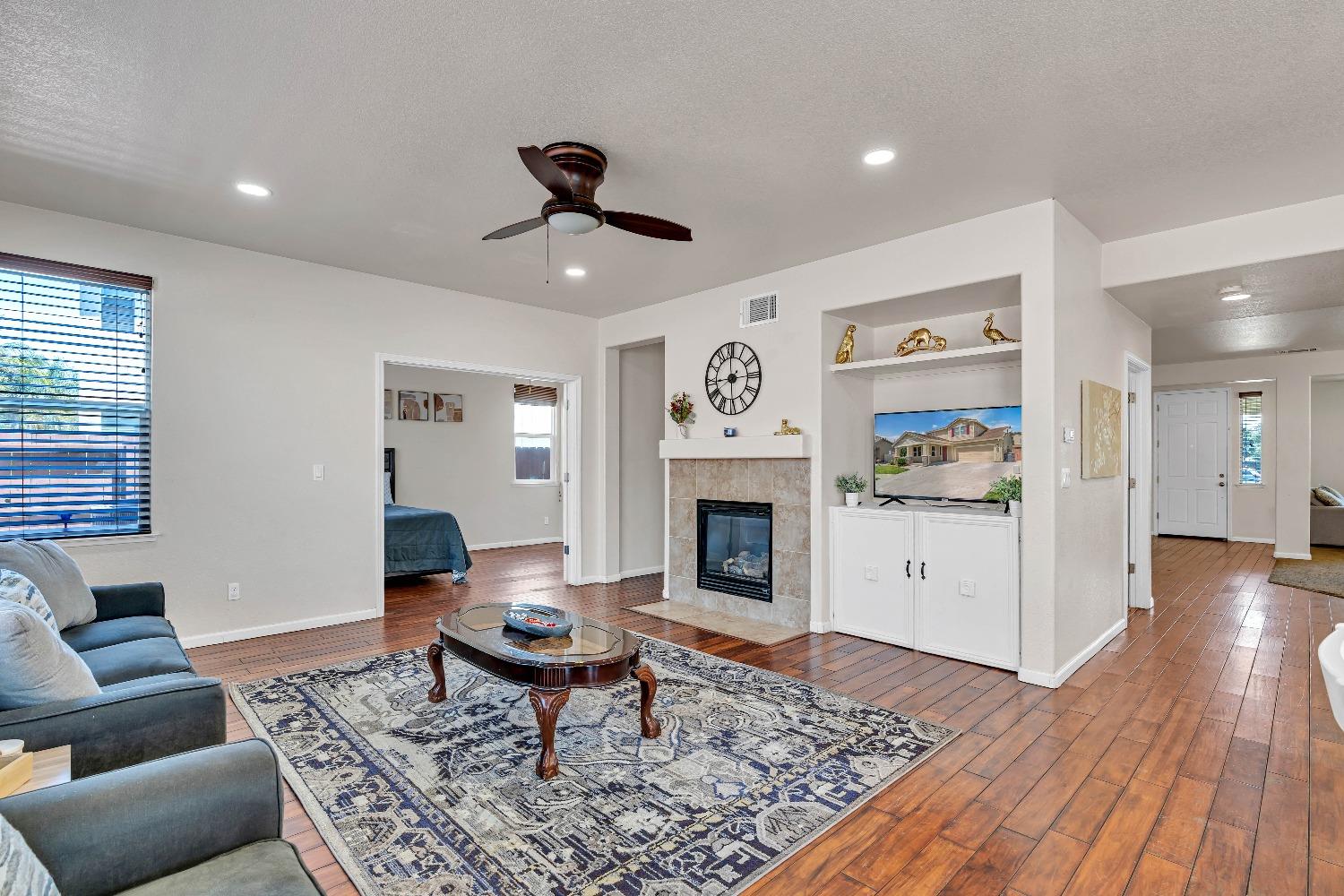 Detail Gallery Image 16 of 36 For 3819 Escena Ct, Turlock,  CA 95382 - 5 Beds | 3 Baths