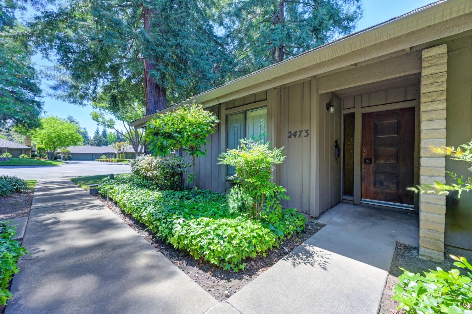 Detail Gallery Image 8 of 61 For 2473 American River Dr, Sacramento,  CA 95825 - – Beds | – Baths