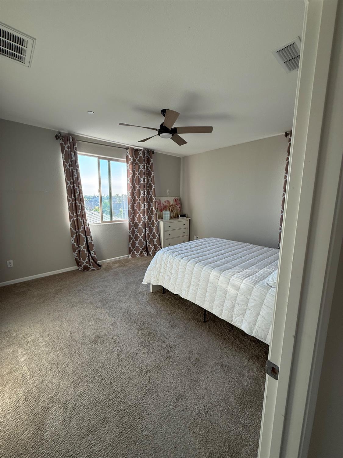Detail Gallery Image 23 of 69 For 2816 Balaton Ct, Antelope,  CA 95843 - 4 Beds | 2/1 Baths