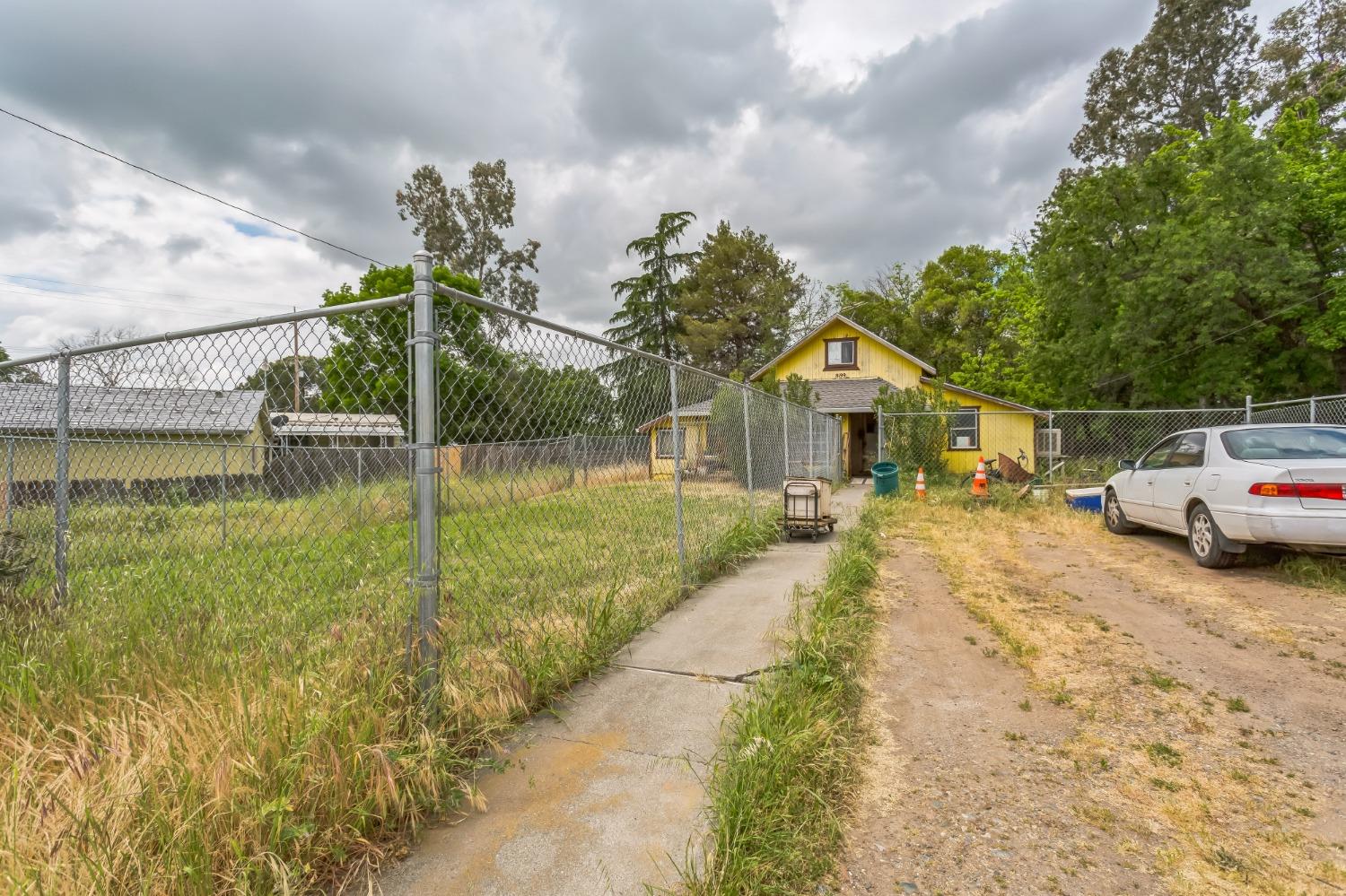 Sherwood Boulevard, Los Molinos, California image 28