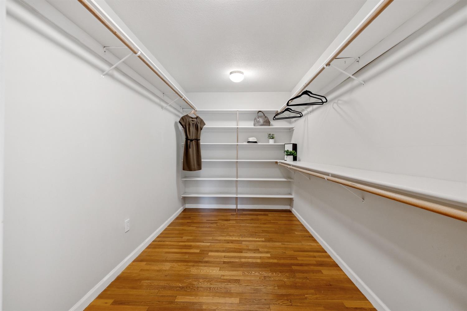 Detail Gallery Image 38 of 65 For 2751 American River Dr, Sacramento,  CA 95864 - 4 Beds | 3 Baths