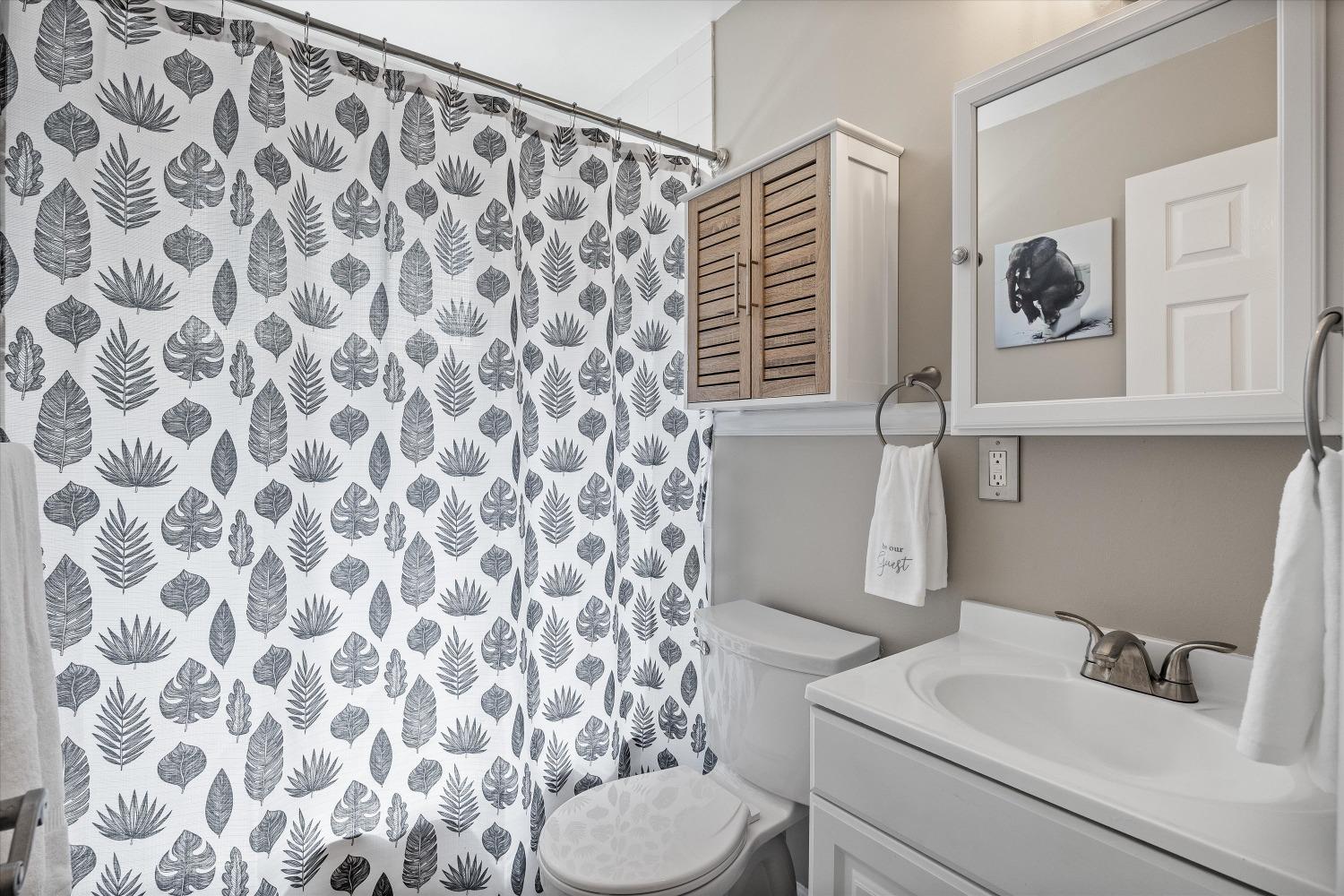 Detail Gallery Image 28 of 44 For 8175 Waikiki Dr, Fair Oaks,  CA 95628 - 4 Beds | 2 Baths