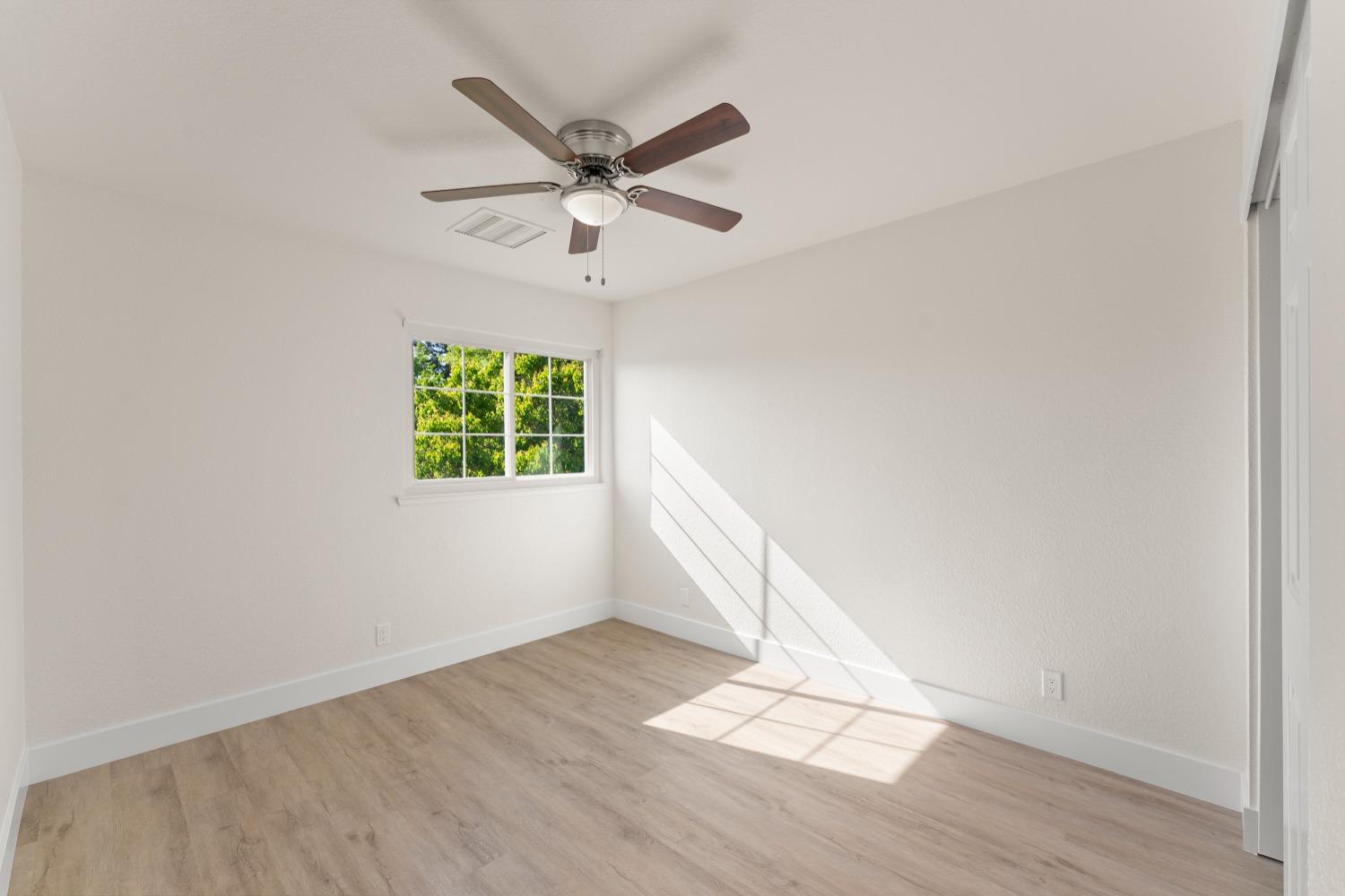 Detail Gallery Image 31 of 65 For 8340 Cypress Lake Ct, Antelope,  CA 95843 - 4 Beds | 2/1 Baths