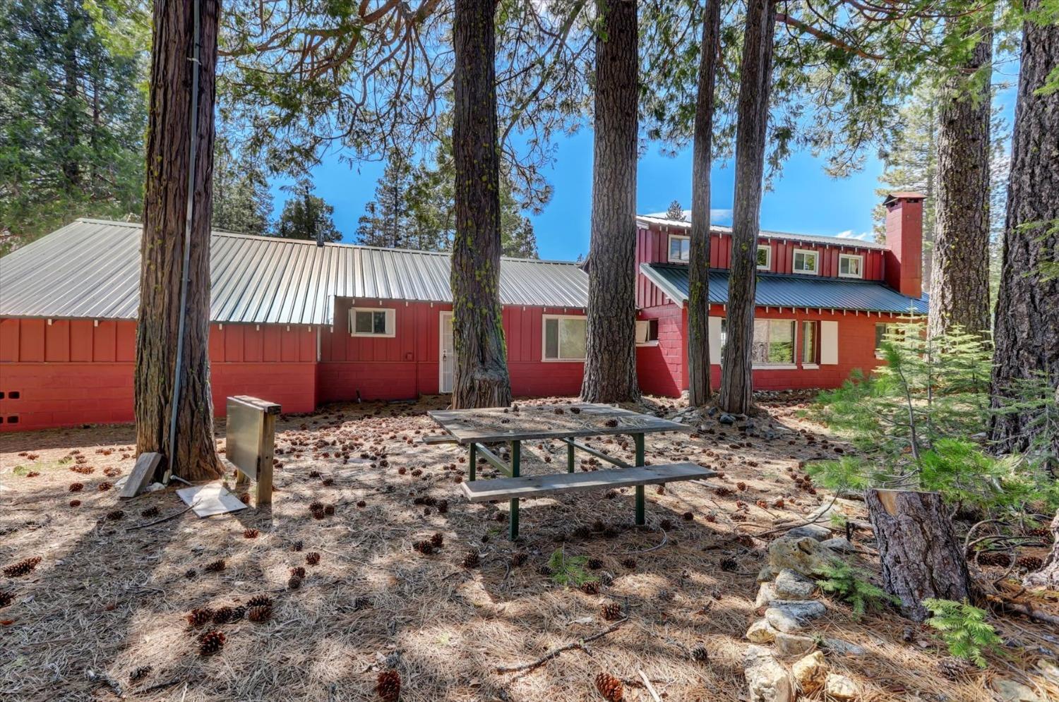 Detail Gallery Image 14 of 59 For 2051 Warren Hill Rd, Strawberry Valley,  CA 95981 - 1 Beds | 1 Baths