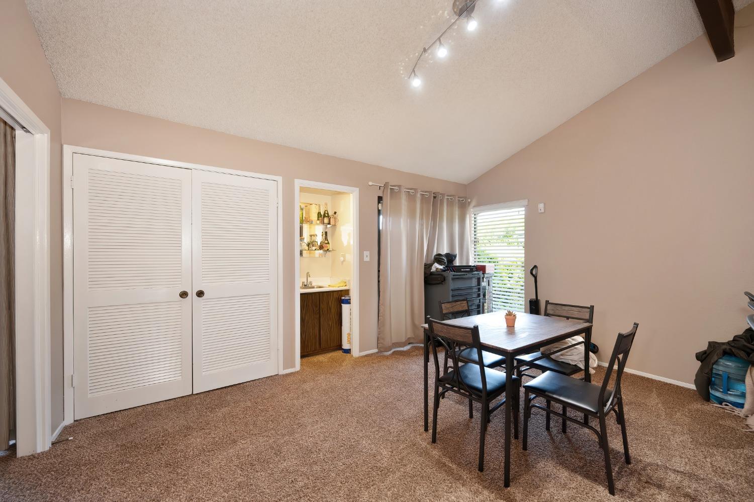 Detail Gallery Image 24 of 61 For 2473 American River Dr, Sacramento,  CA 95825 - – Beds | – Baths