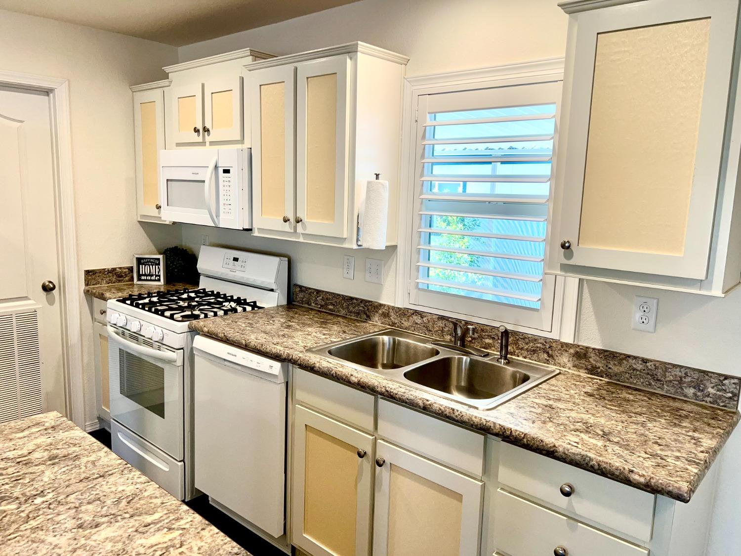 Detail Gallery Image 12 of 29 For 53 Saxton Cir 53, Citrus Heights,  CA 95610 - 3 Beds | 2 Baths