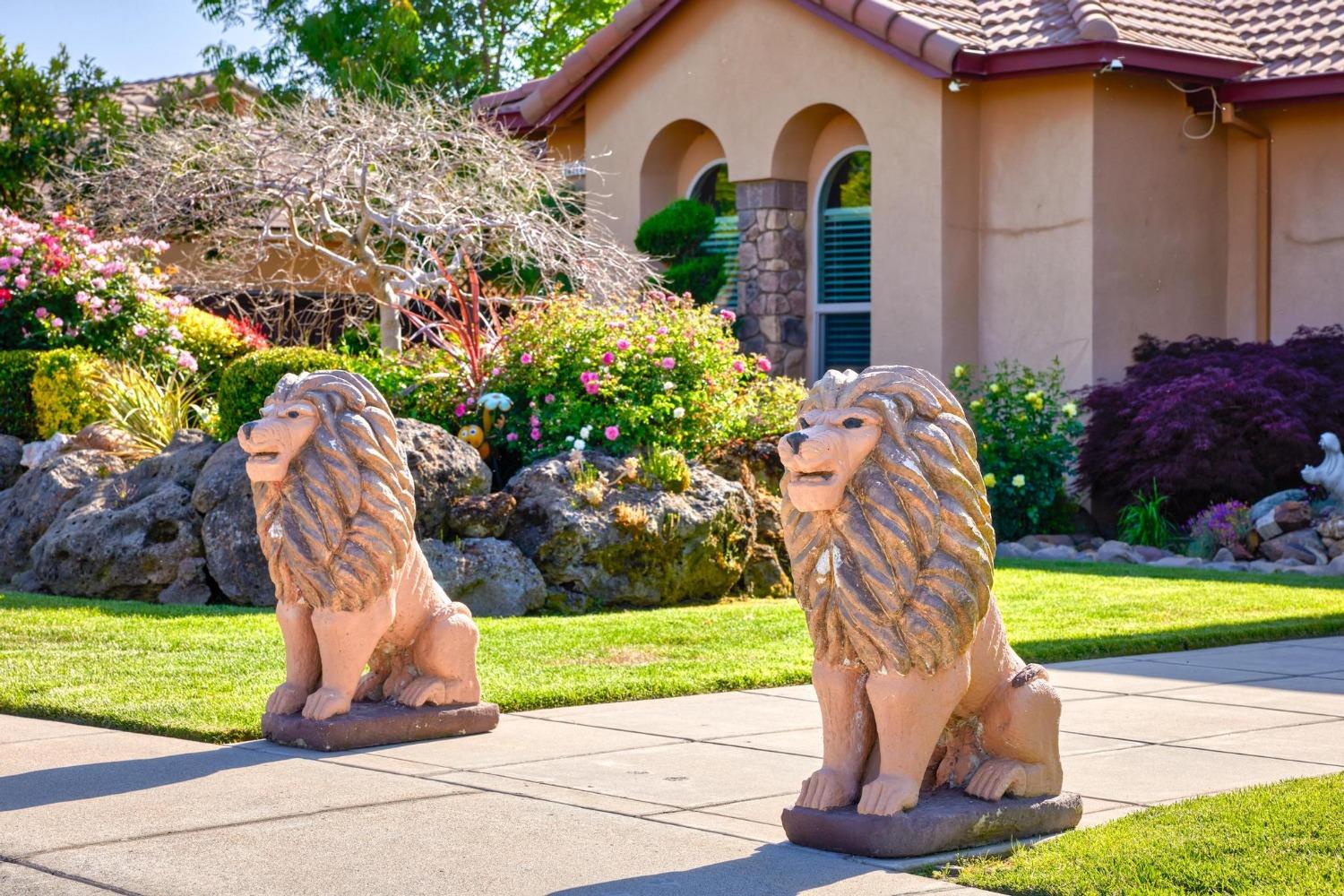 Detail Gallery Image 13 of 93 For 10717 Goldsborough Cir, Oakdale,  CA 95361 - 5 Beds | 5 Baths