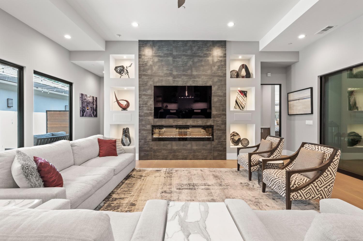 Detail Gallery Image 9 of 73 For 8452 Jomar Ln, Fair Oaks,  CA 95628 - 4 Beds | 4/1 Baths