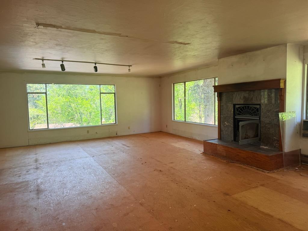 Hanging Wall Drive, Grass Valley, California image 9