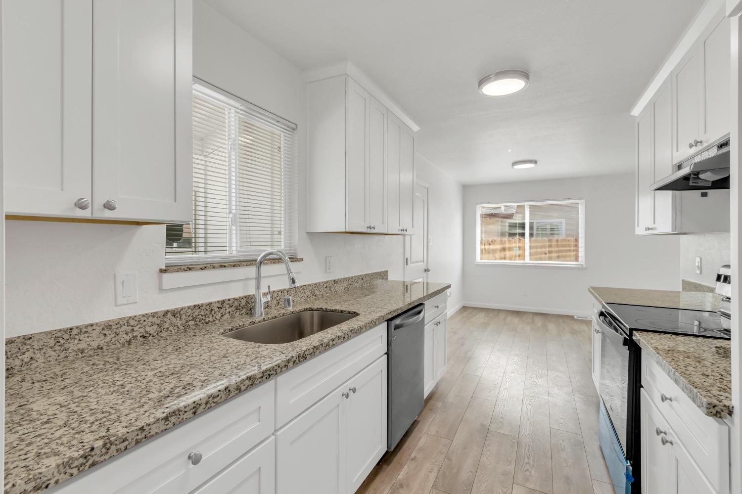 Detail Gallery Image 16 of 56 For 5418 Canfield Ave, Carmichael,  CA 95608 - 3 Beds | 2 Baths