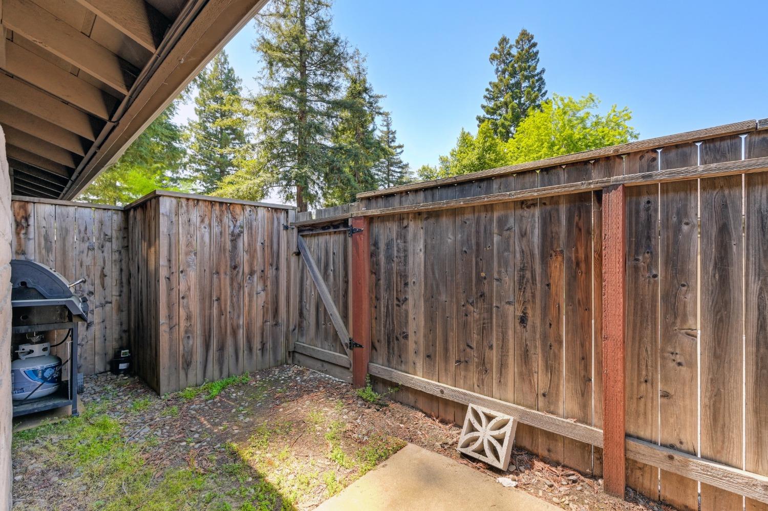Detail Gallery Image 48 of 61 For 2473 American River Dr, Sacramento,  CA 95825 - – Beds | – Baths