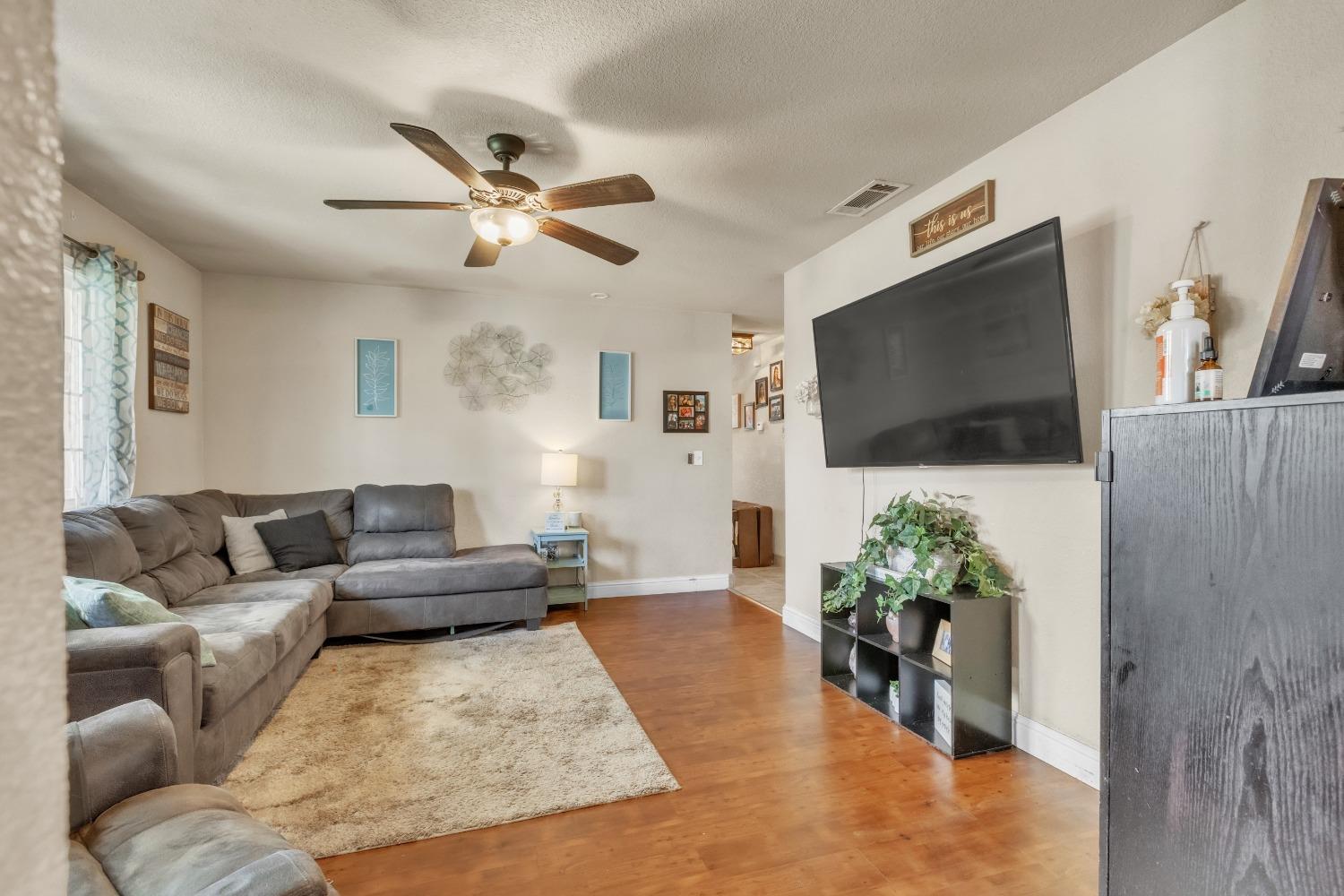 Detail Gallery Image 7 of 35 For 7662 Milldale Cir, Elverta,  CA 95626 - 4 Beds | 2 Baths