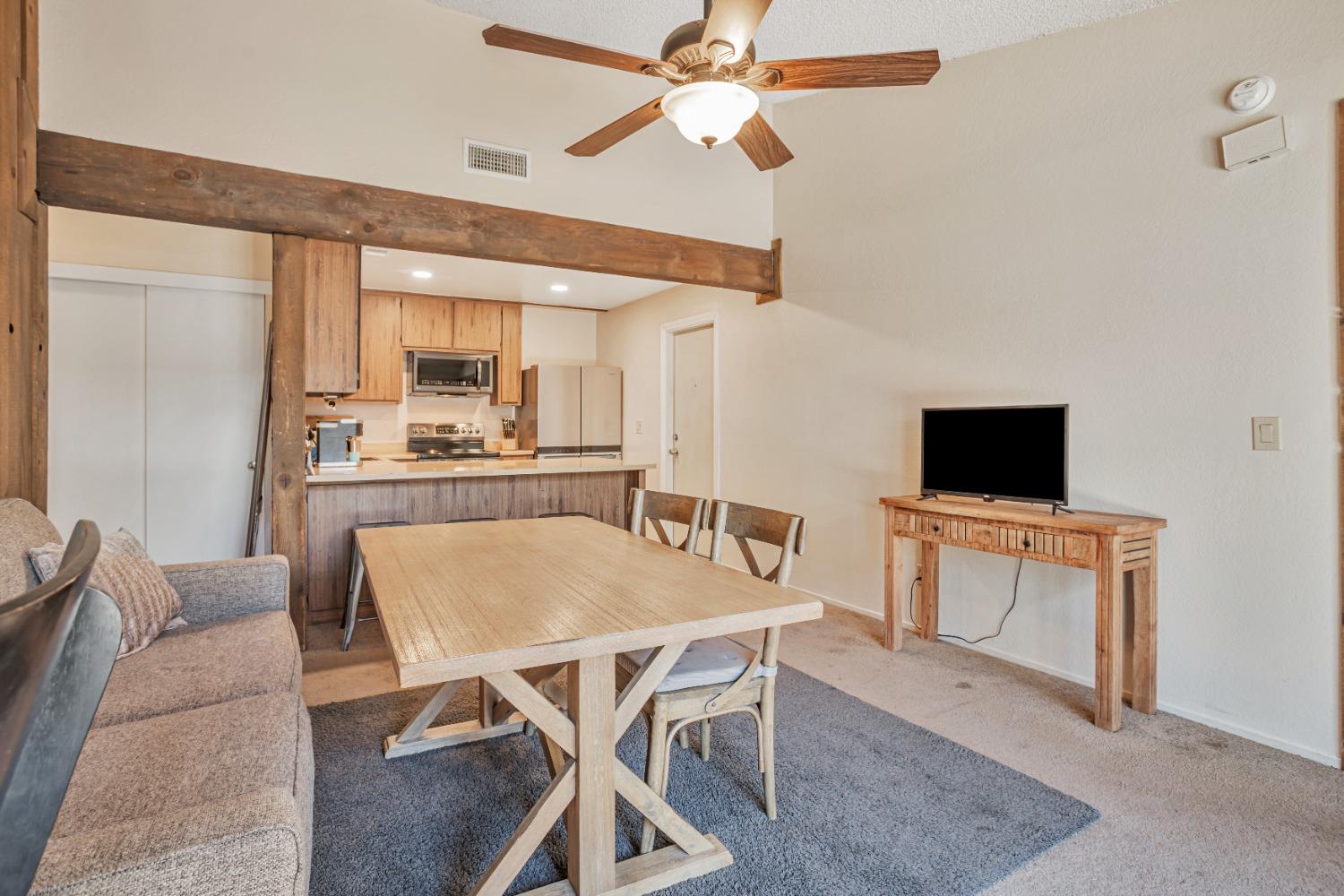 10982 Hirschfeld Way, Rancho Cordova, California image 9