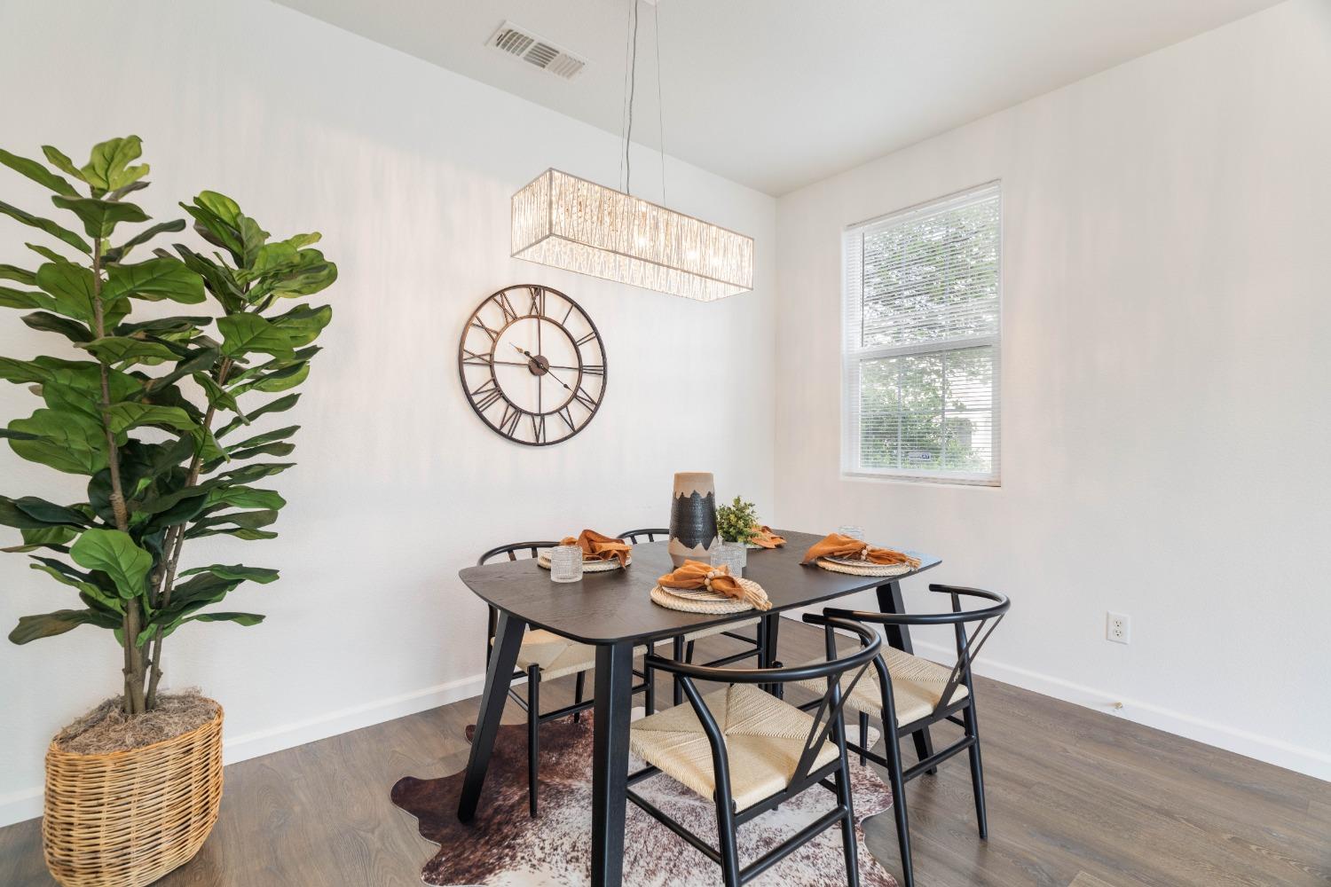 Detail Gallery Image 7 of 29 For 3660 N Manera Rica Dr, Sacramento,  CA 95834 - 4 Beds | 3 Baths