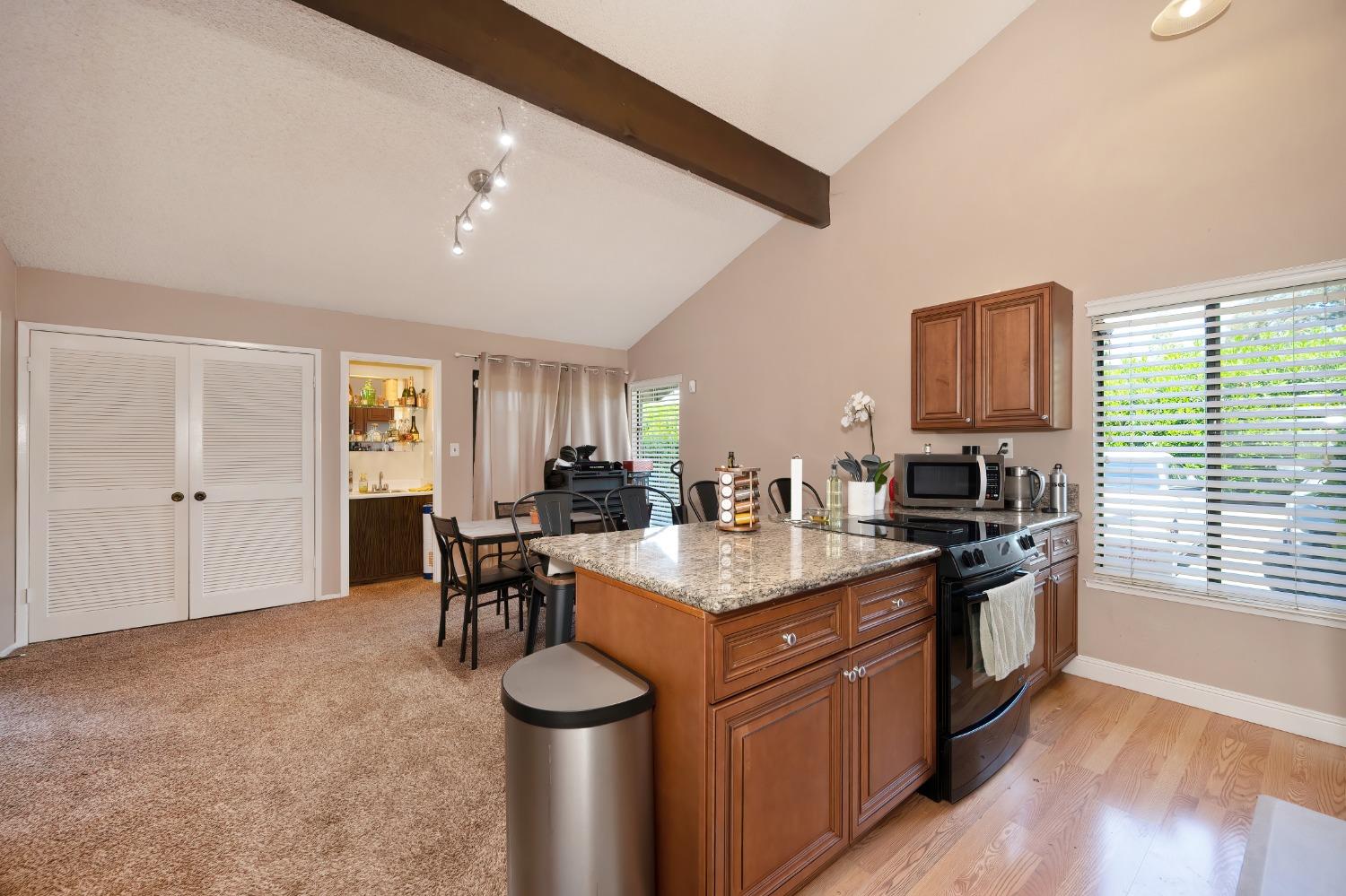 Detail Gallery Image 27 of 61 For 2473 American River Dr, Sacramento,  CA 95825 - – Beds | – Baths