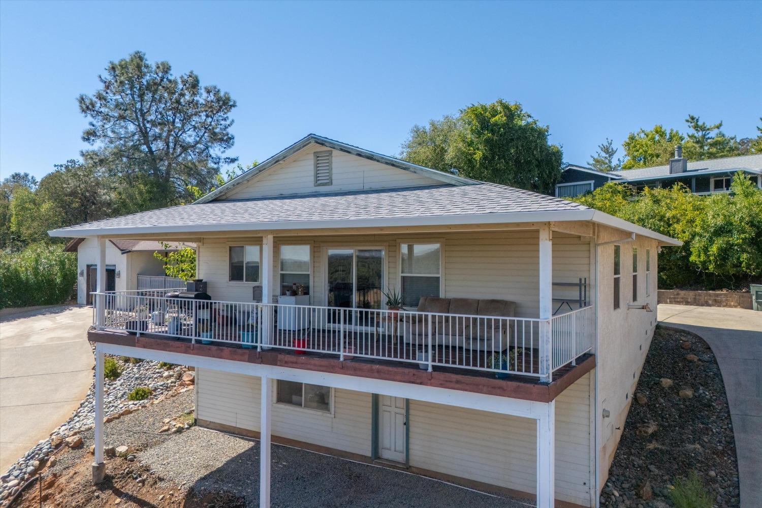 Detail Gallery Image 3 of 23 For 6020 Kanaka Ave, Oroville,  CA 95966 - 3 Beds | 2 Baths