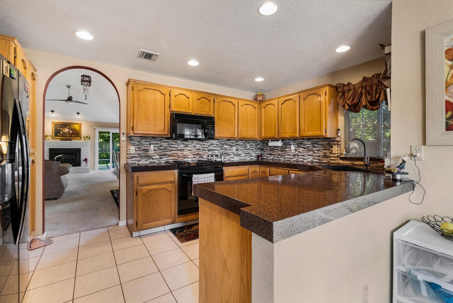 Detail Gallery Image 20 of 74 For 2460 Stabler Ln, Yuba City,  CA 95993 - 3 Beds | 2 Baths