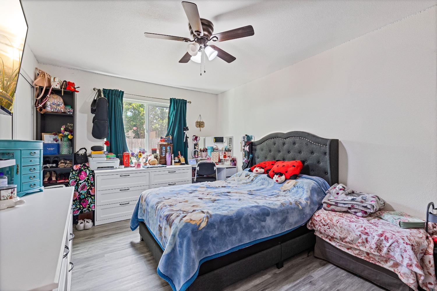 Detail Gallery Image 12 of 26 For 610 El Camino Ave, Sacramento,  CA 95815 - 5 Beds | 3 Baths