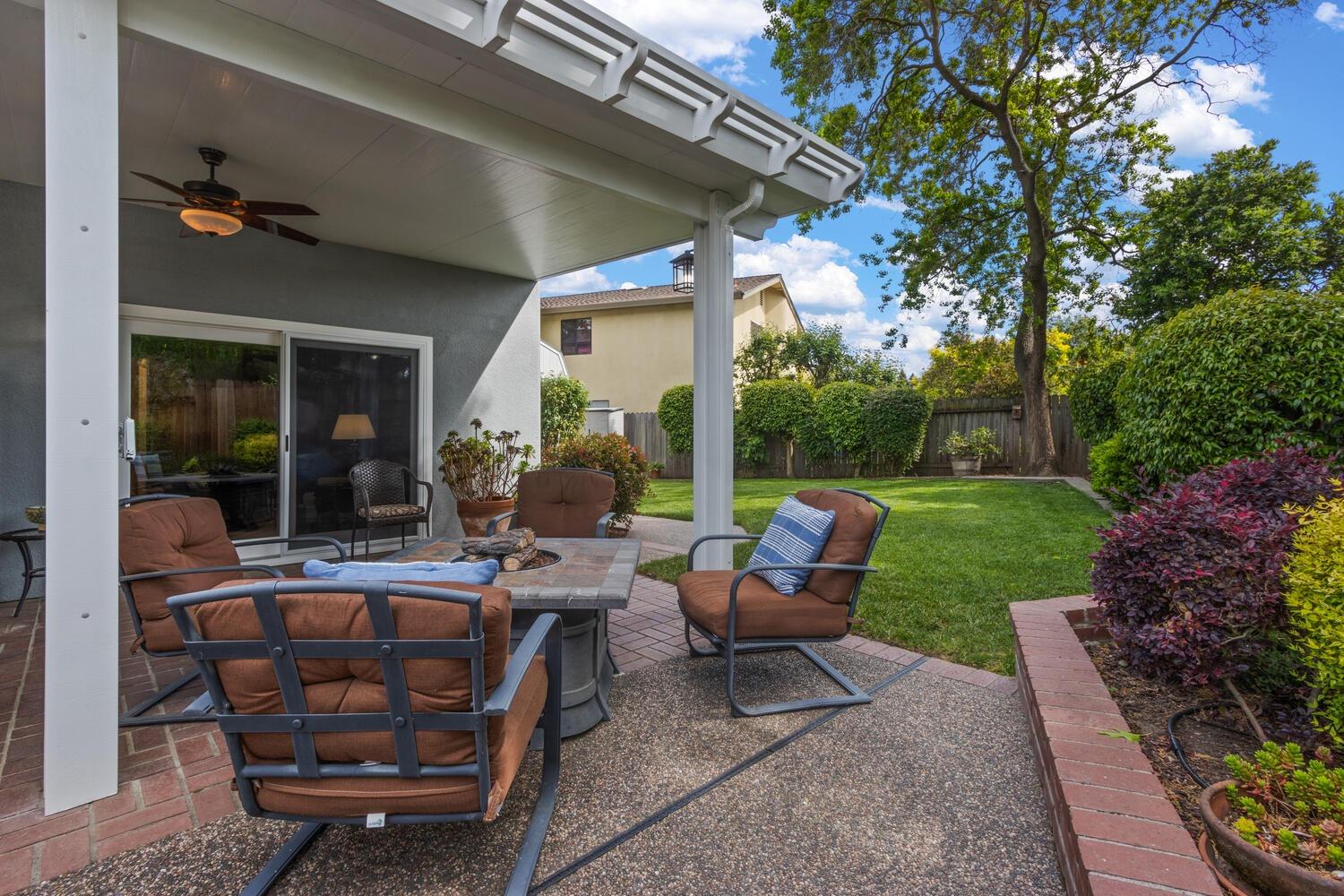 Detail Gallery Image 43 of 56 For 19 Green Mist Ct, Sacramento,  CA 95831 - 4 Beds | 3 Baths