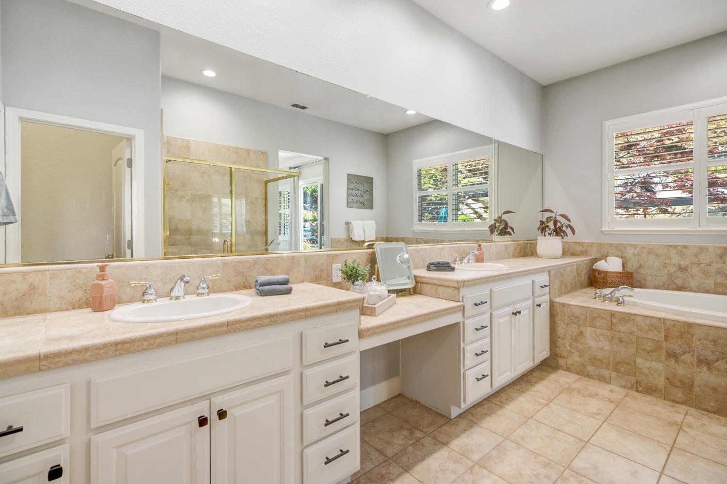 Detail Gallery Image 39 of 86 For 4133 Morningview Way, El Dorado Hills,  CA 95762 - 5 Beds | 3 Baths