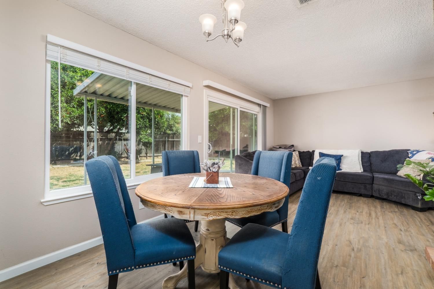 Detail Gallery Image 15 of 35 For 3121 Huntsman Dr, Sacramento,  CA 95826 - 3 Beds | 2 Baths