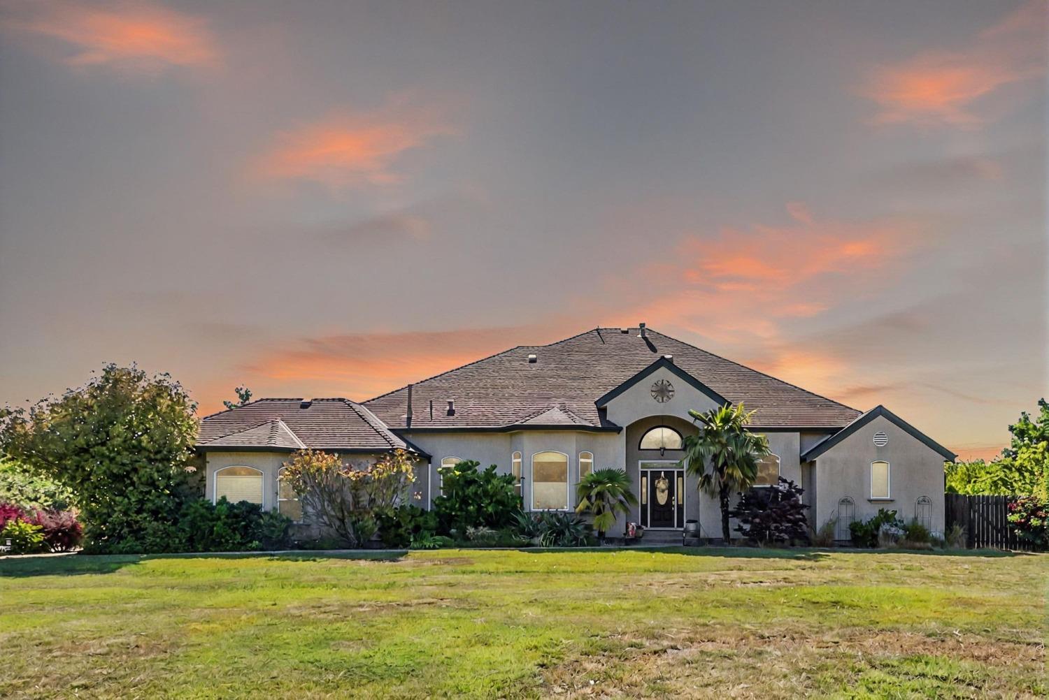 Detail Gallery Image 1 of 93 For 2888 County Road 89, Dunnigan,  CA 95937 - 3 Beds | 3 Baths
