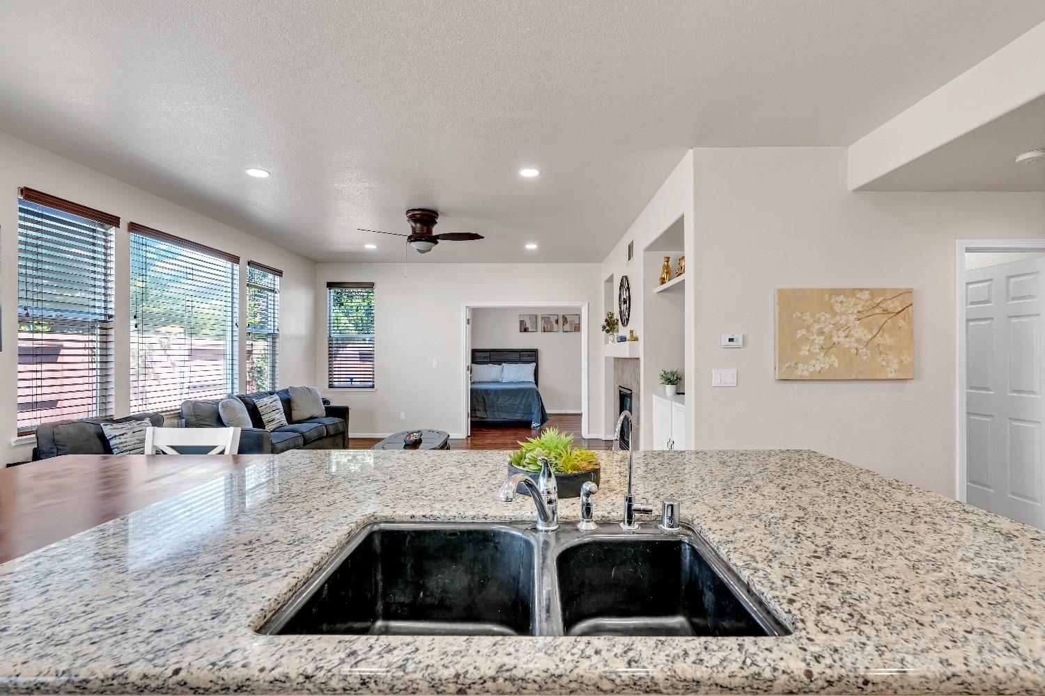 Detail Gallery Image 13 of 36 For 3819 Escena Ct, Turlock,  CA 95382 - 5 Beds | 3 Baths