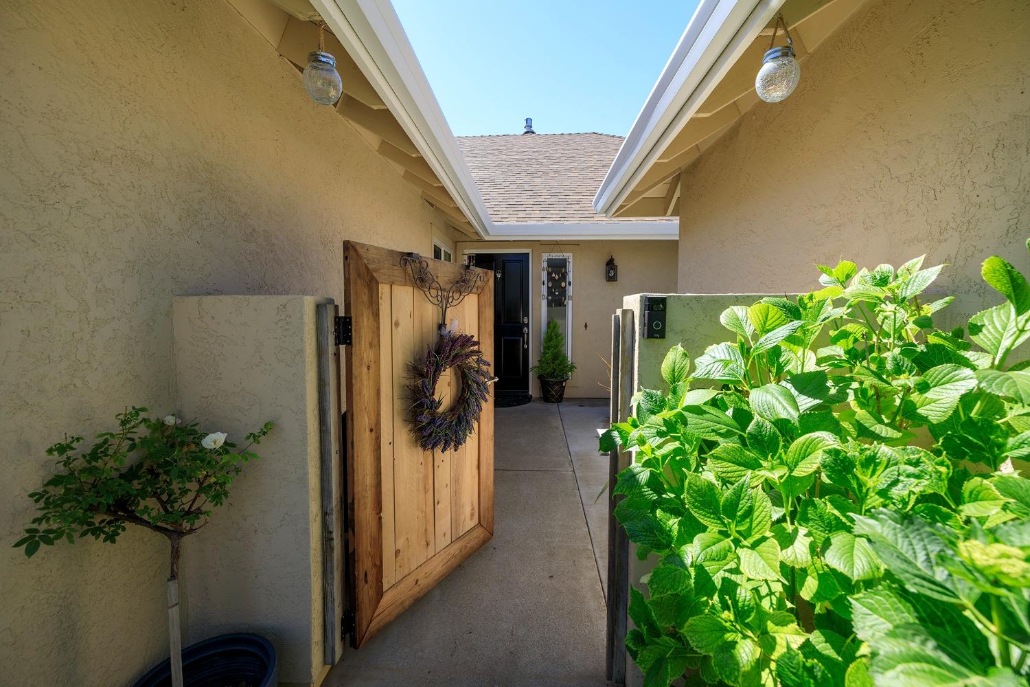 Detail Gallery Image 6 of 62 For 14950 Manzanita Way, Lockeford,  CA 95237 - 4 Beds | 2 Baths
