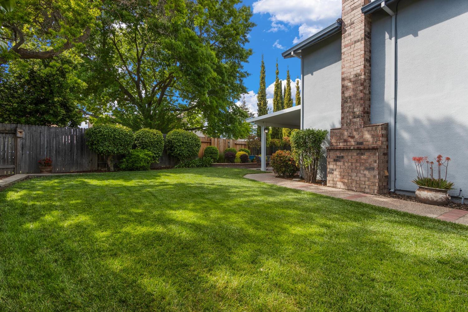 Detail Gallery Image 46 of 56 For 19 Green Mist Ct, Sacramento,  CA 95831 - 4 Beds | 3 Baths